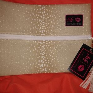 Makeup Junkie bag NWT Deer Medium